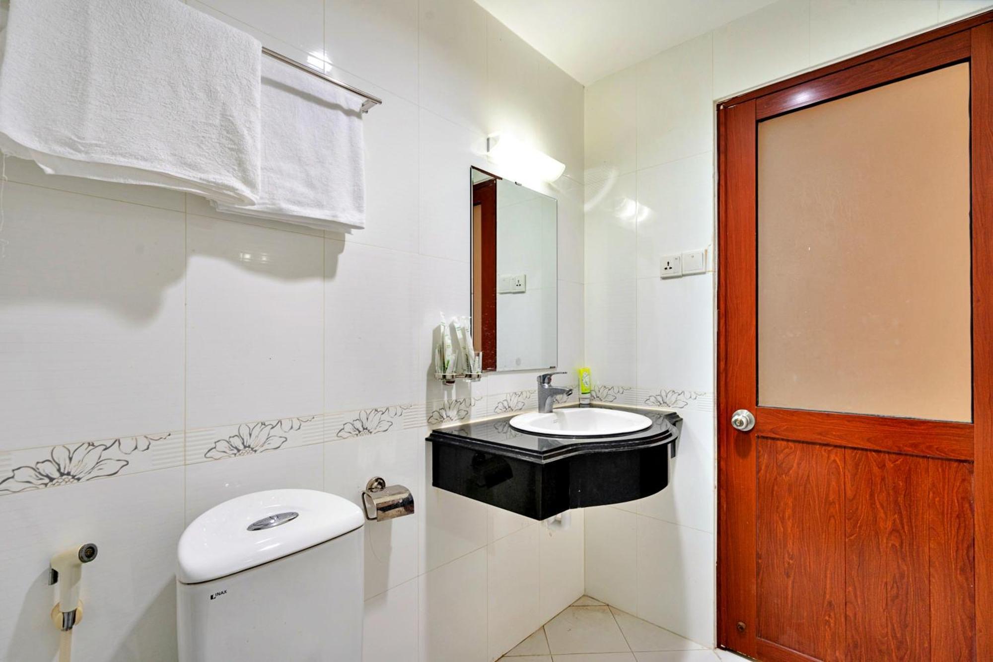 Hanz Premium Friday Hotel Saigon Ho-Chi-Minh-Stadt Zimmer foto
